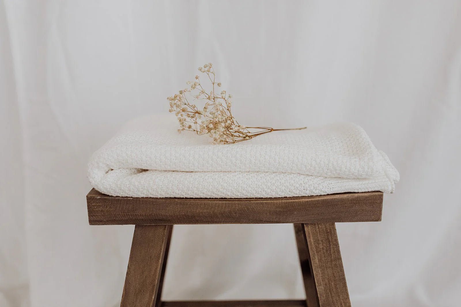 How to Choose a Soft Organic Baby Blanket for Pram, Bassinet & Tummy Time - Bubba Bump